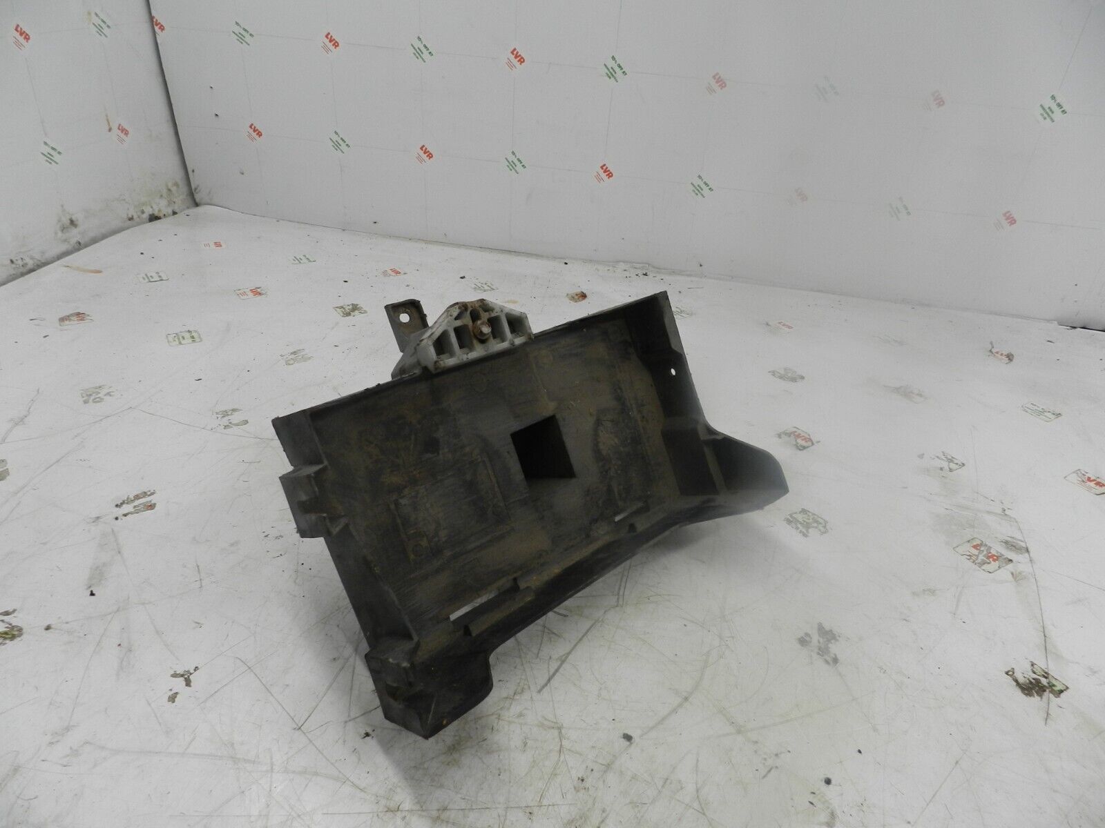 2006 LAND ROVER FREELANDER 1 FACELIFT TD4 L314. BATTERY TRAY