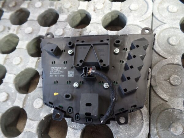 2013 Mk3 Ford Focus Stereo Control Panel 331411000 AM5T18k811CE - Image 2