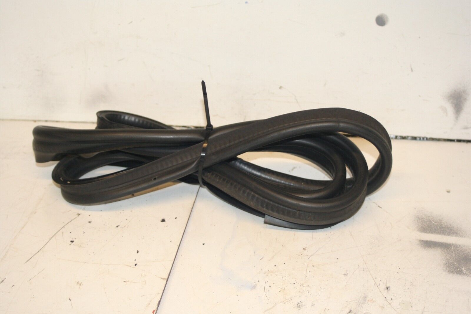 MERCEDES CLK W209. BOOT SEAL RUBBER