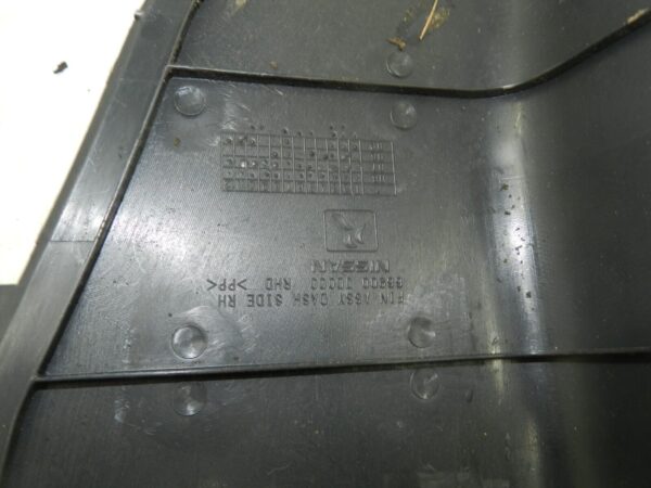 2011 NISSAN QASHQAI J10 MK1. 66900JD000 LOWER DASHBOARD KICK PANEL FLOOR - Image 3