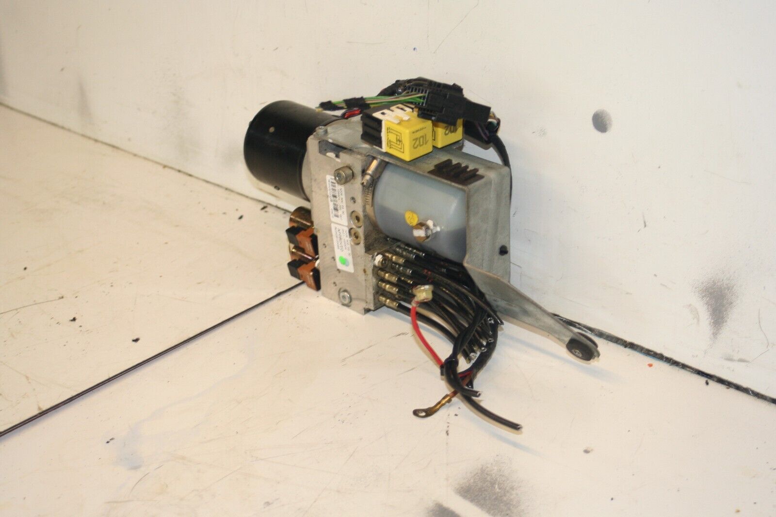 MERCEDES CLK W209. CONVERTIBLE ROOF MOTOR PUMP - Image 2