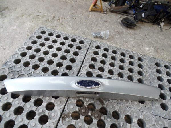 2013 Mk3 Ford Focus Rear Bootlid Handle / Trim / Cover *Excluding Switch