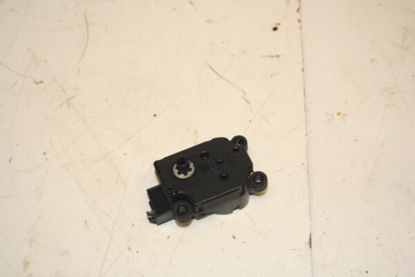 MERCEDES CLK W209. HEATER CONTROL FLAP ACTUATOR A2038201642