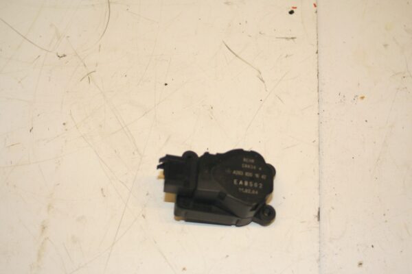 MERCEDES CLK W209. HEATER CONTROL FLAP ACTUATOR A2038201642 - Image 2