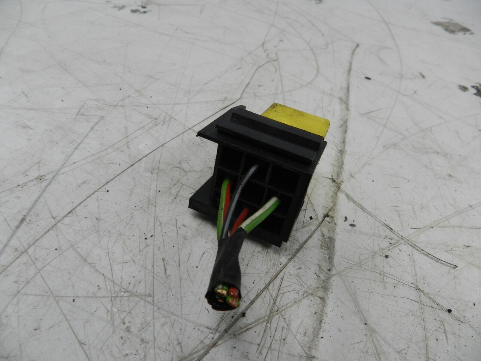 2006 LAND ROVER FREELANDER 1 FACELIFT TD4 L314. RELAY AND HOUSING - Image 2