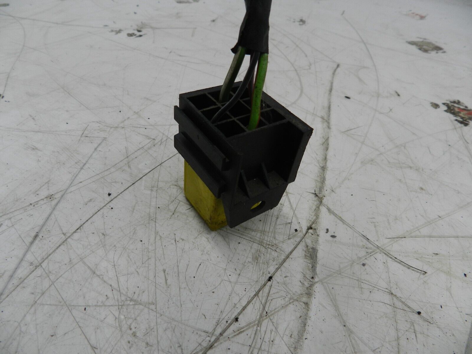 2006 LAND ROVER FREELANDER 1 FACELIFT TD4 L314. RELAY AND HOUSING - Image 3