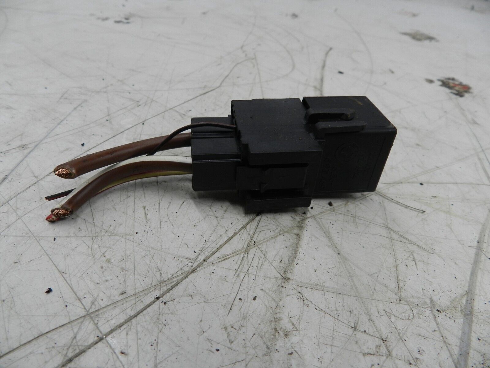 2006 LAND ROVER FREELANDER 1 FACELIFT TD4 L314. RELAY AND HOUSING - Image 3