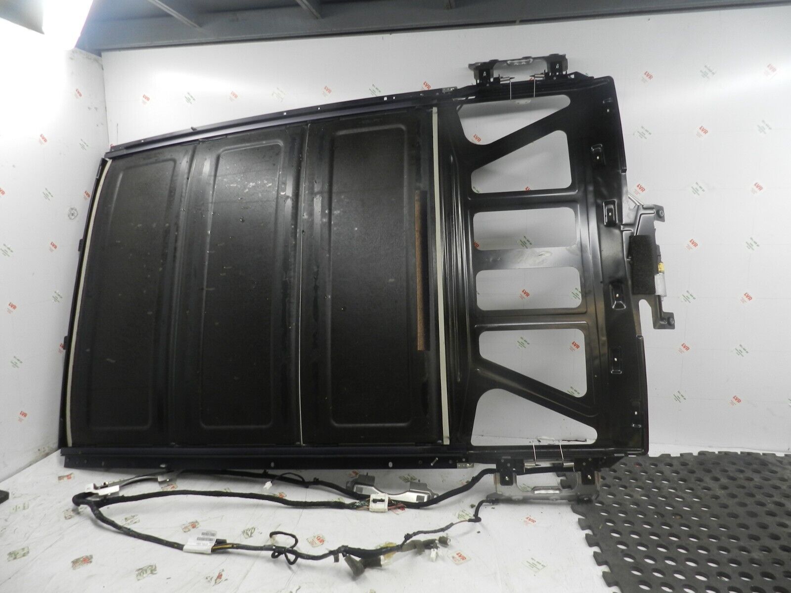 2011 NISSAN QASHQAI J10 MK1. CENTRE SUN ROOF BLIND