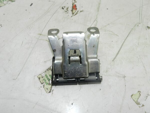 2011 NISSAN QASHQAI J10 MK1. FUEL BONNET RELEASE LEVER - Image 2