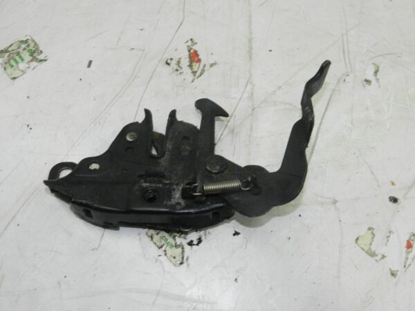 2011 NISSAN QASHQAI J10 MK1. BONNET LATCH CATCH LOCK - Image 2