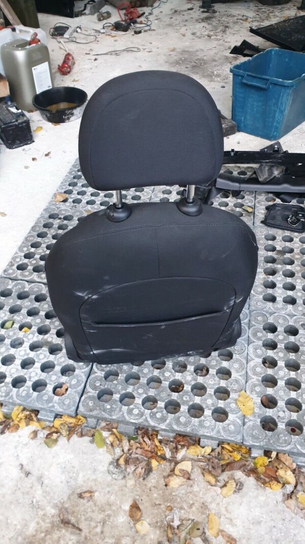 Mini Countryman 2014 R60 - Drivers Front Seat - Image 3