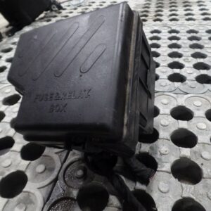 2010 MK2 2.2 CRDi Hyundai Santa Fe Automatic - Engine Bay Fuse Box