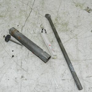 1990 VOLVO 700 740. EMERGENCY TOOLS