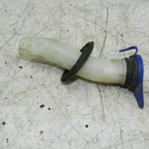 1990 VOLVO 700 740. SCREEN WASH WASHER BOTTLE FILL UP PIPE