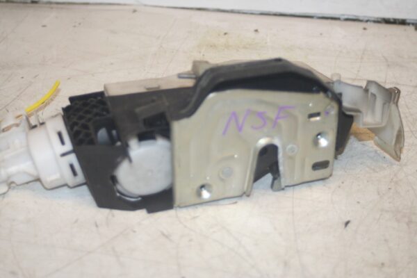 2005 MERCEDES S CLASS W220. PASSENGER SIDE FRONT DOOR LOCK MOTOR MECHANISM