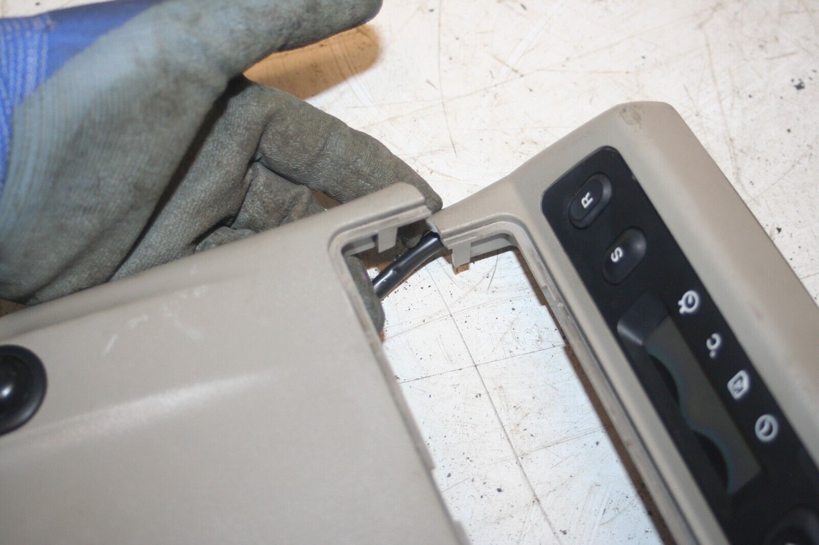 1990 FORD GRANADA MK3. SUNROOF SWITCH DISPLAY SCREEN DAMAGED 85GBAO45B54-CAW - Image 4