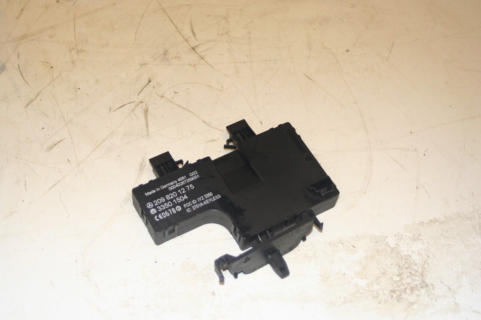 MERCEDES CLK W209. 2098201275 KEYLESS ANTENNA CONTROL UNIT