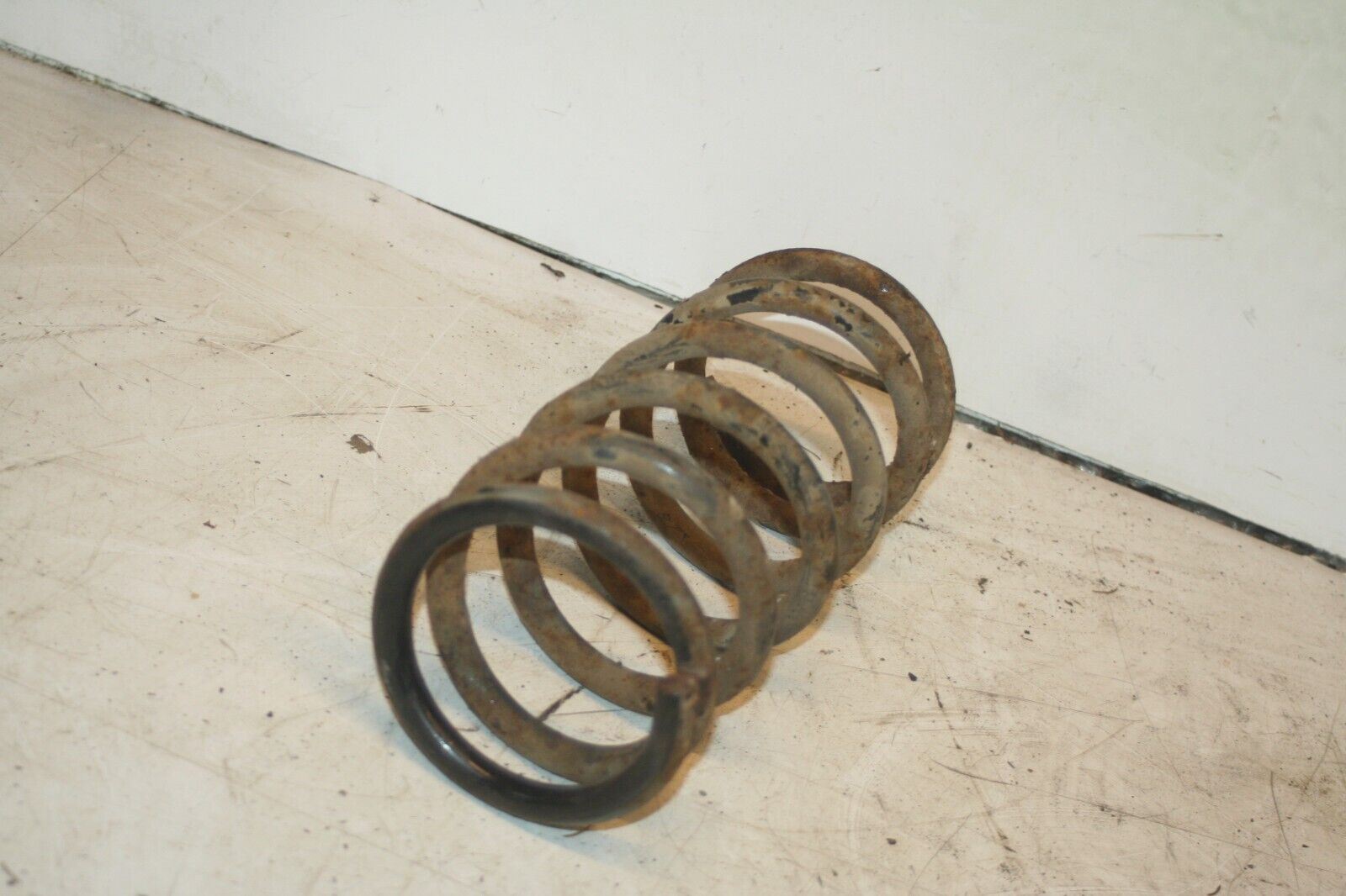 1990 FORD GRANADA MK3. REAR SUSPENSION SPRING