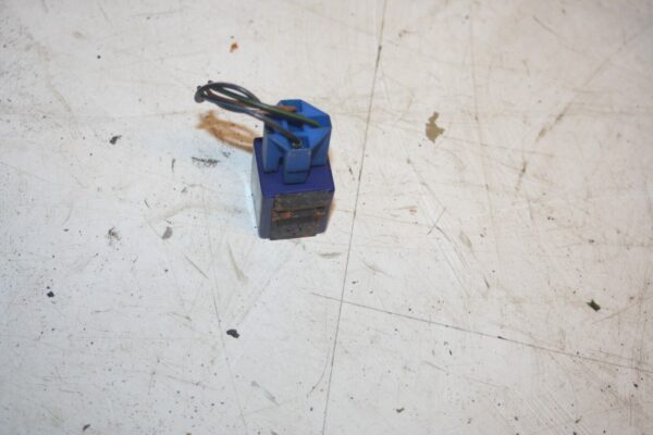 1990 FORD GRANADA MK3. 9LE03 BLUE RELAY - Image 2