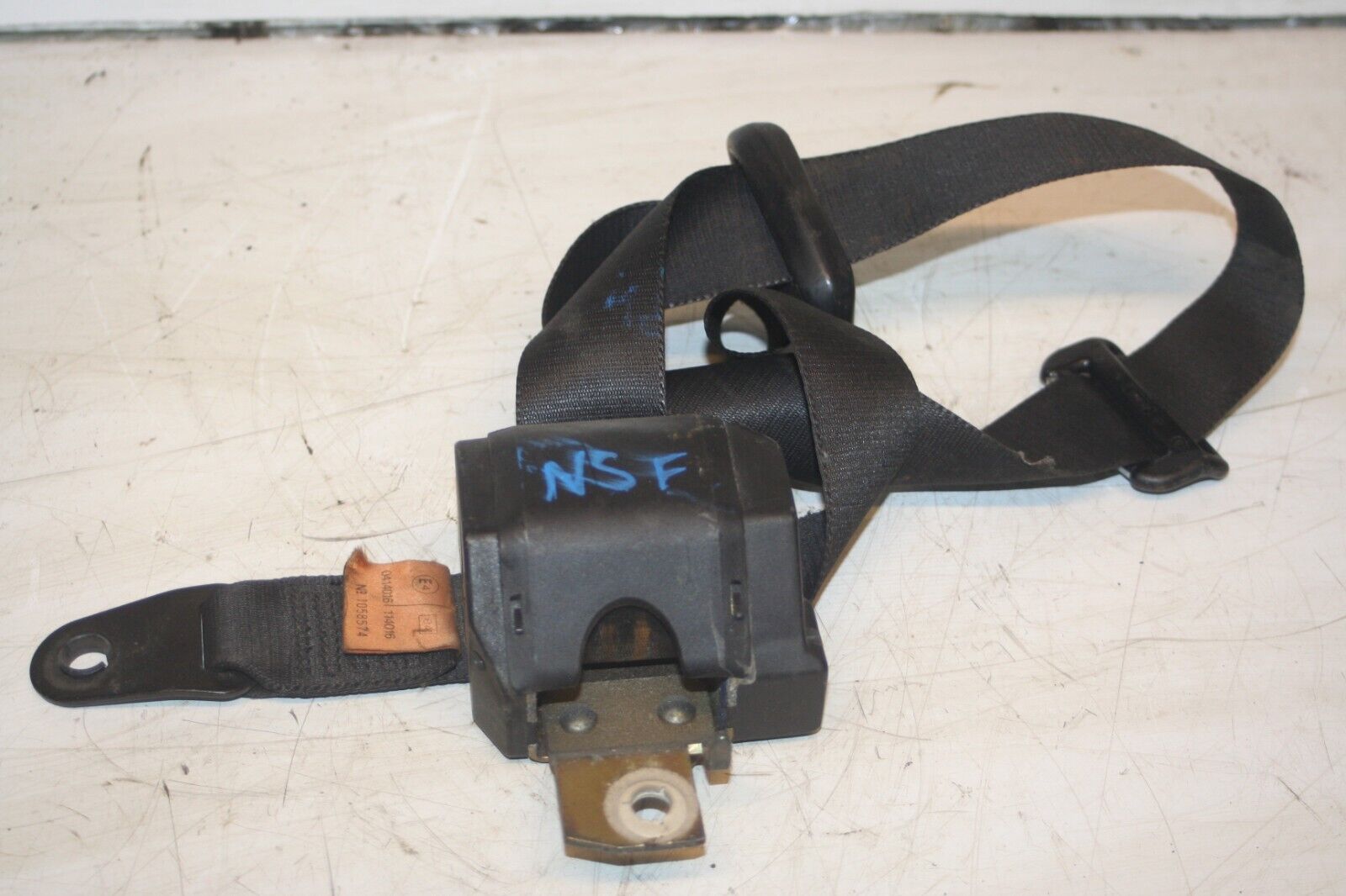 1990 FORD GRANADA MK3. PASSENGER SIDE FRONT SEAT BELT