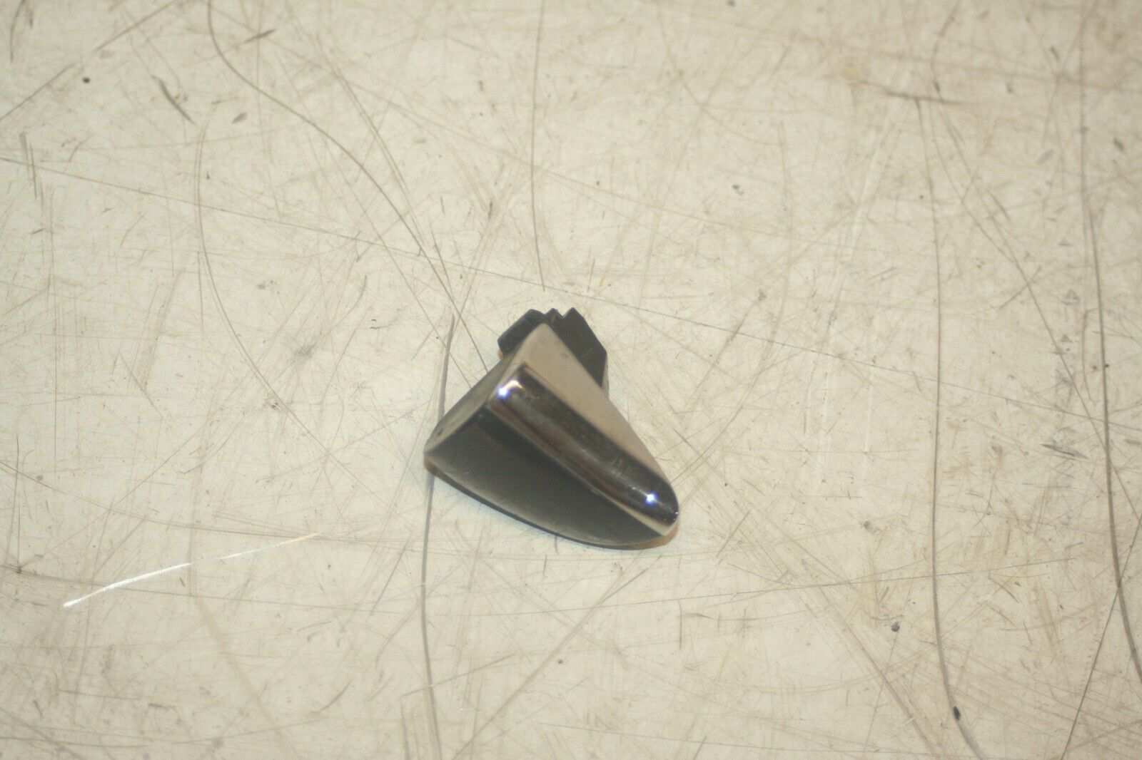 2005 MERCEDES S CLASS W220. EXTERNAL DOOR HANDLE END CAP LOCK COVER