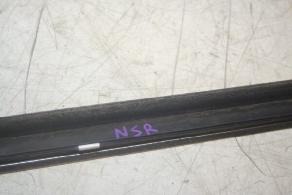 2005 MERCEDES S CLASS W220. PASSENGER SIDE REAR DOOR WINDOW CHROME TRIM - Image 4