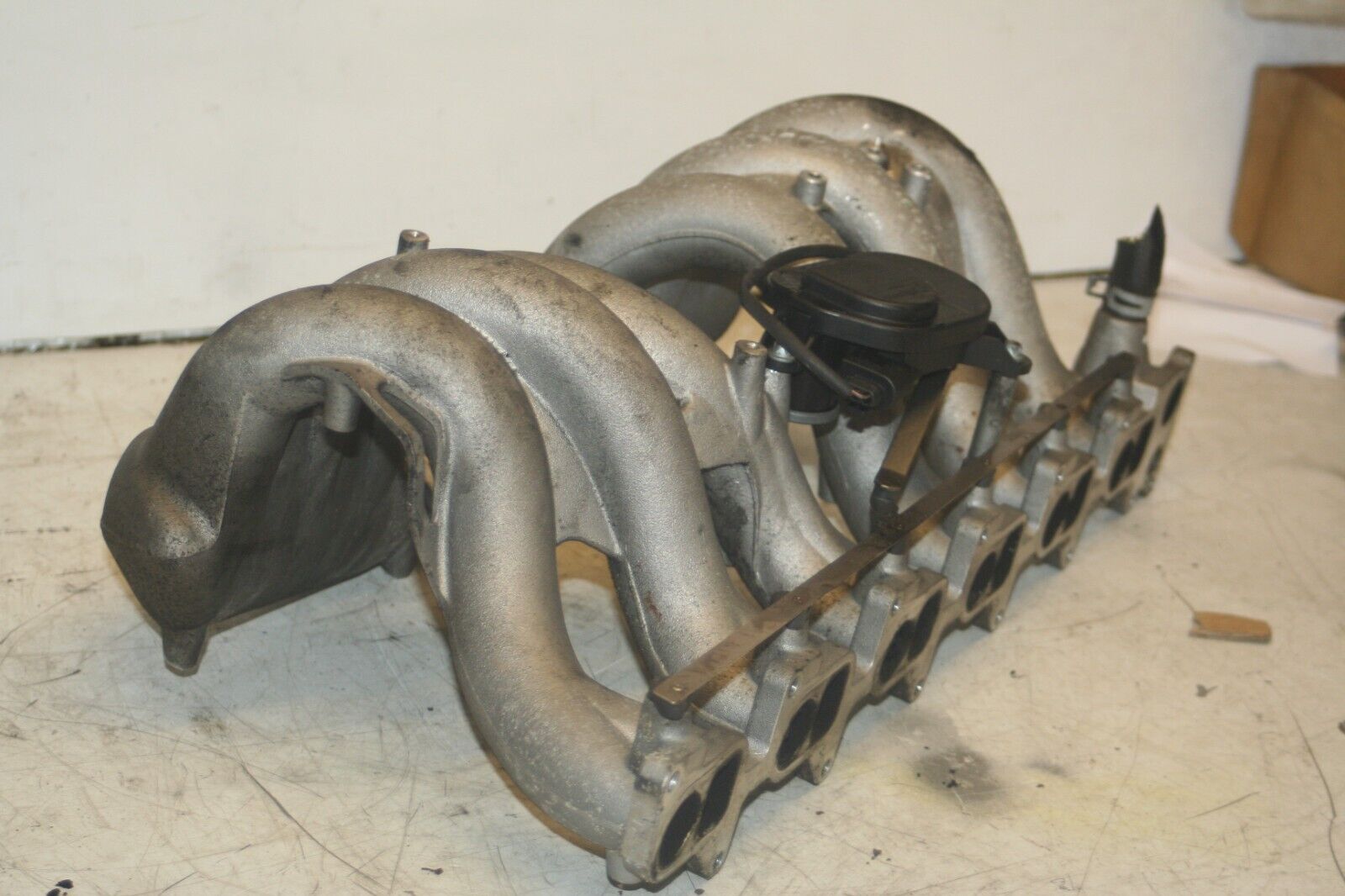 2005 MERCEDES S CLASS W220. AIR INTAKE MANIFOLD 3.2 A6480900067 - Image 2