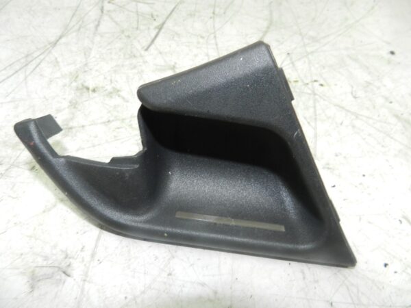 (131) 02 MERCEDES BENZ E CLASS ESTATE W210. DRIVER REAR DOOR HANDLE SURROUND