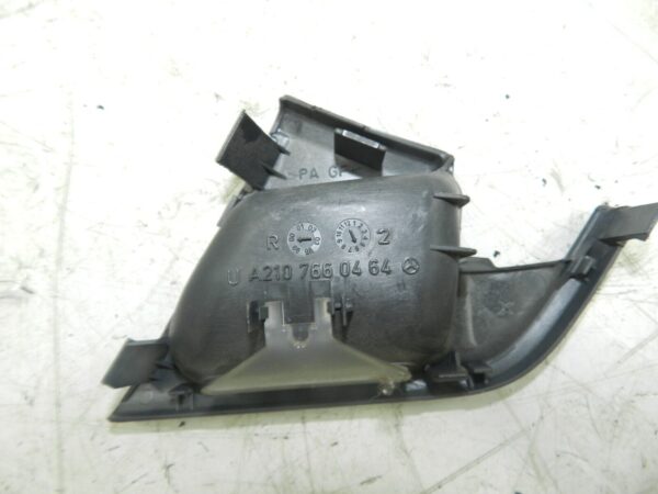 (131) 02 MERCEDES BENZ E CLASS ESTATE W210. DRIVER REAR DOOR HANDLE SURROUND - Image 3