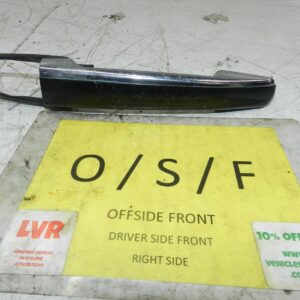 (131) 2002 MERCEDES BENZ E CLASS ESTATE W210. DRIVER FRONT DOOR HANDLE GREEN