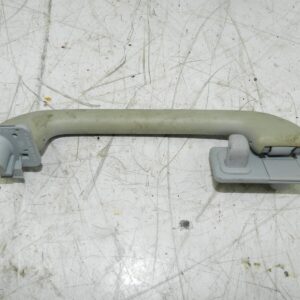 (131) 2002 MERCEDES BENZ E CLASS ESTATE W210. PASSENGER REAR GRAB HANDLE