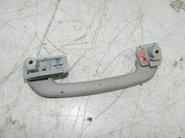(131) 2002 MERCEDES BENZ E CLASS ESTATE W210. DRIVER REAR GRAB HANDLE - Image 3