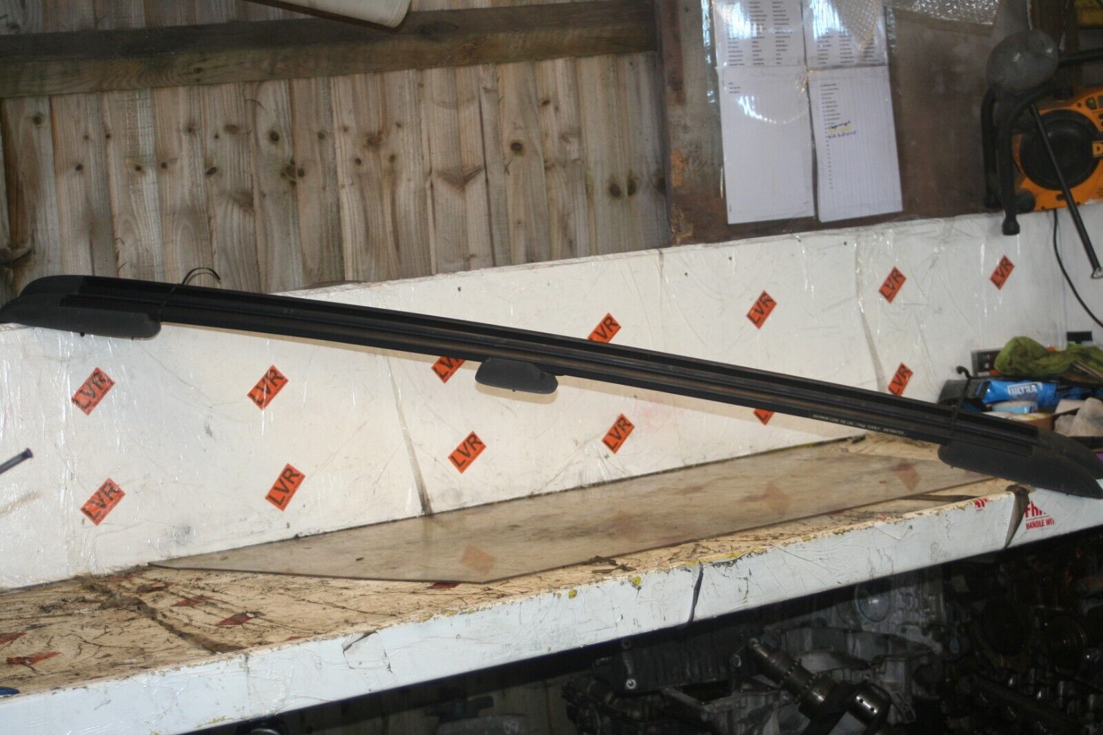 2009 KIA SORENTO. ROOF RAIL BARS