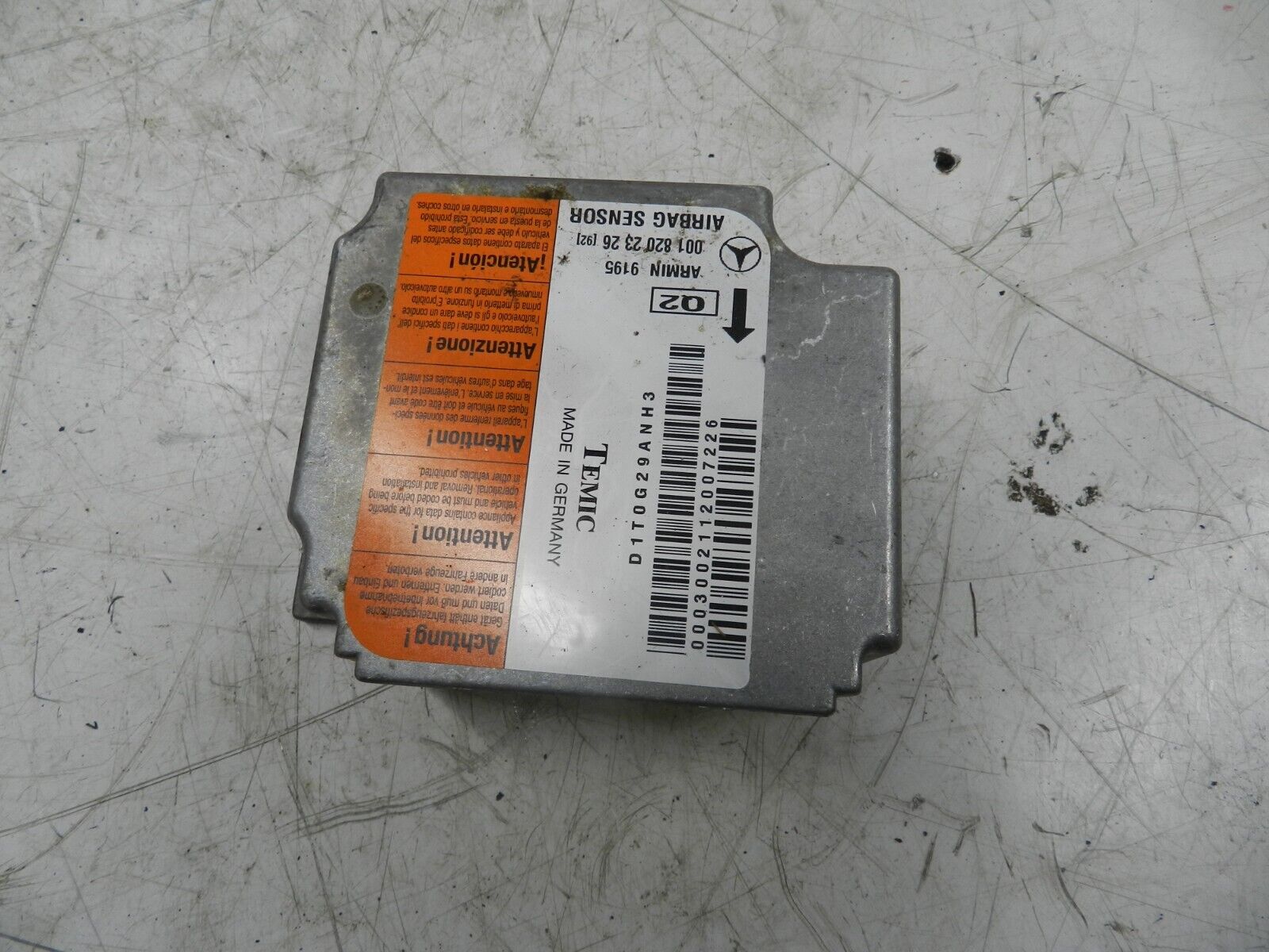 (131) 2002 MERCEDES BENZ E CLASS ESTATE W210. AIR BAG ECU 0018202326 MODULE