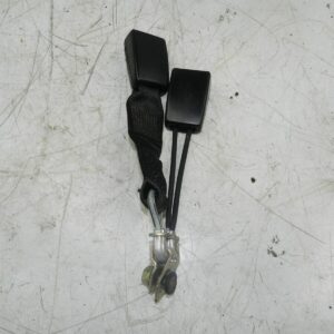 (131) 2002 MERCEDES BENZ E CLASS ESTATE W210. REAR SEATBELT BUCKLES