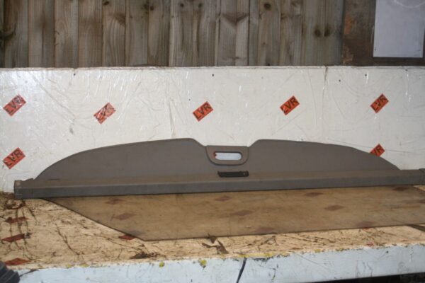 2009 KIA SORENTO. PARCEL SHELF RETRACTABLE