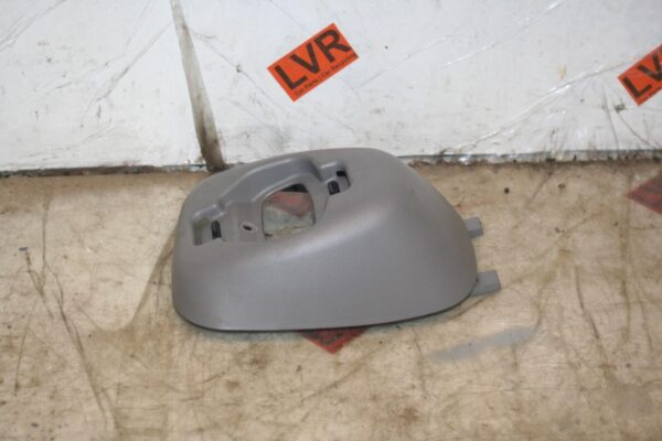 2009 KIA SORENTO. PLASTIC TRIM HOUSING CENTRE MIDDLE SEAT BELT TOP