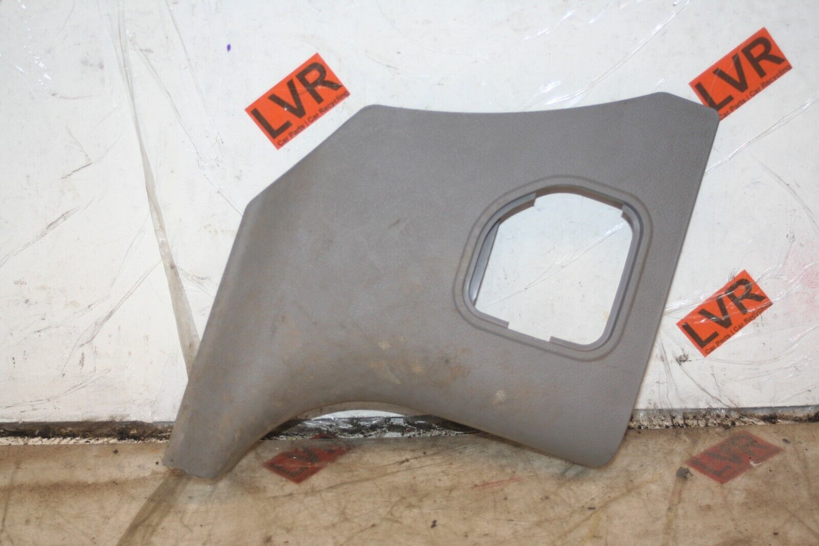 2009 KIA SORENTO. FLOOR SEAL FRONT PANEL