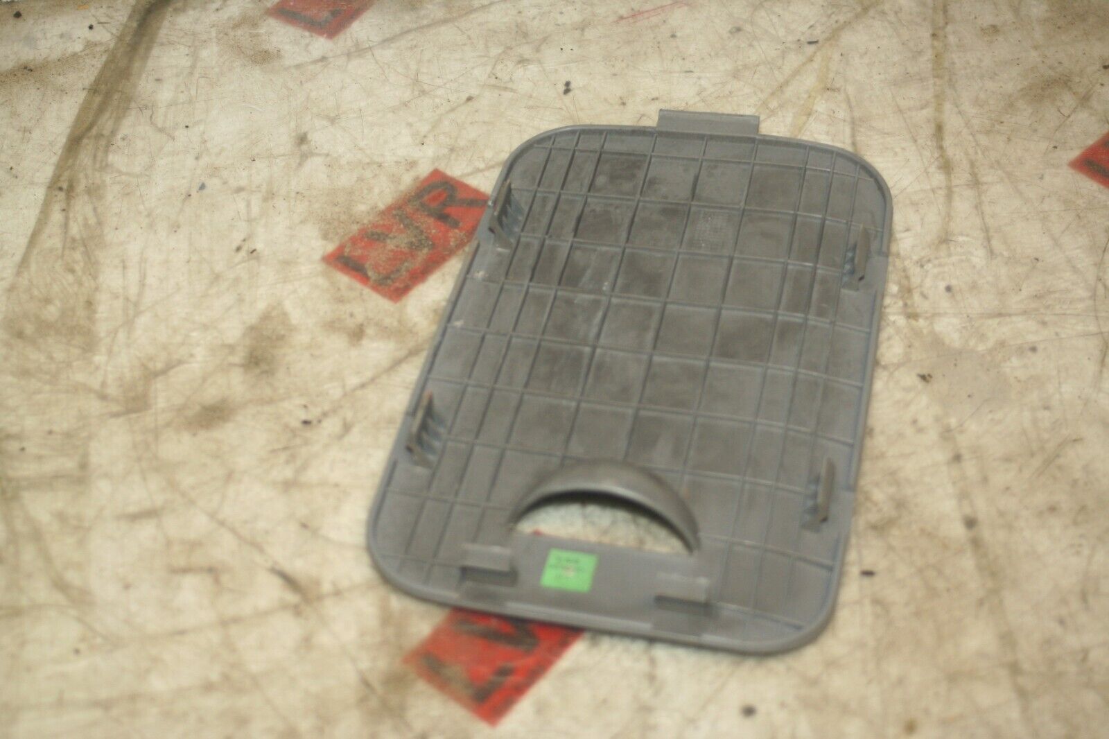 2009 KIA SORENTO. EMERGENCY TOOL BOOT STORAGE COVER - Image 2
