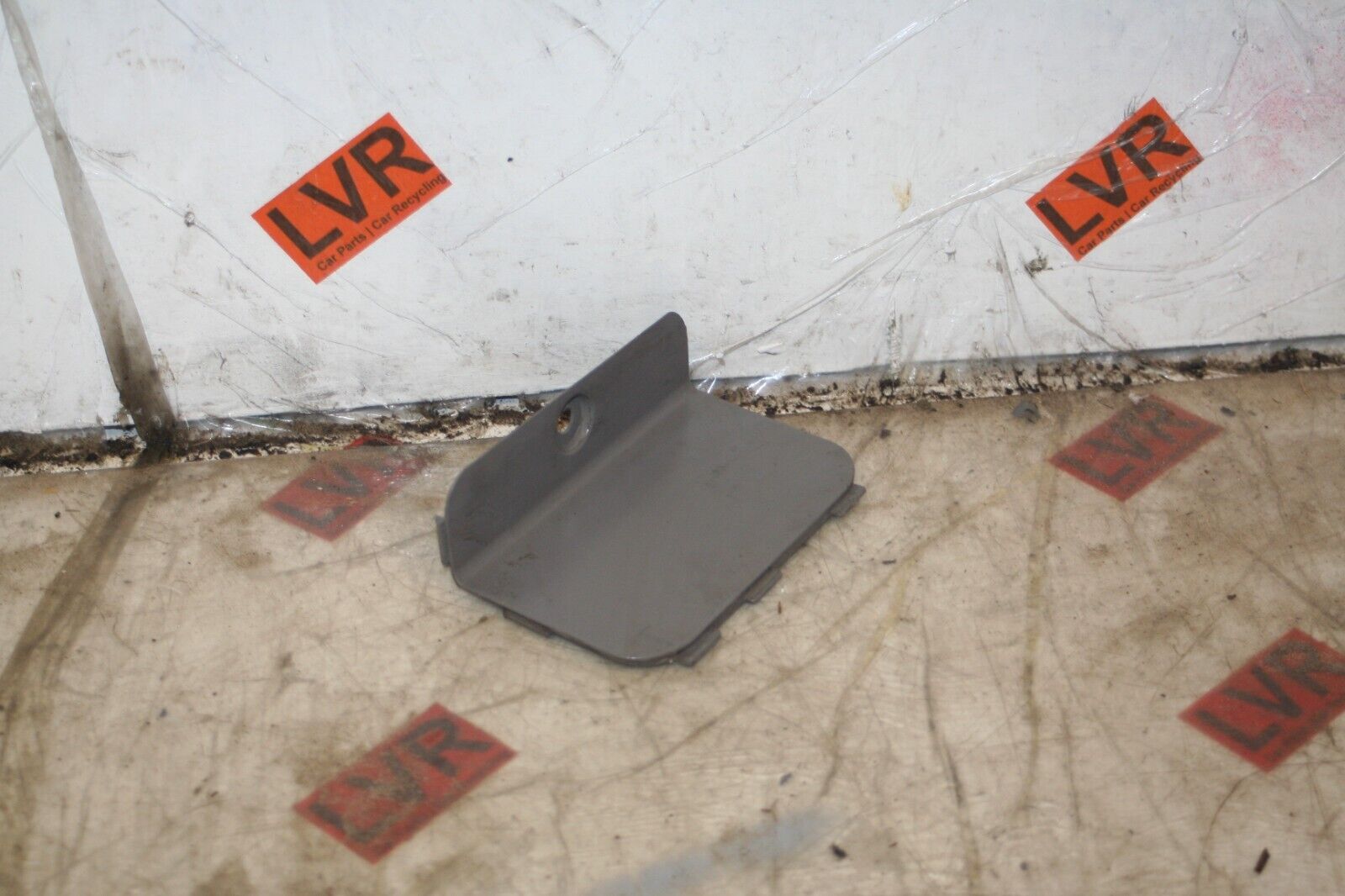 2009 KIA SORENTO. PLASTIC TRIM COVER