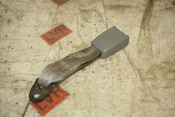 2009 KIA SORENTO. REAR SEAT BELT BUCKLE CLIP