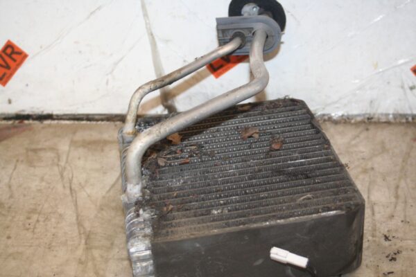 2009 KIA SORENTO. AIR CON AC MATRIX RADIATOR - Image 2