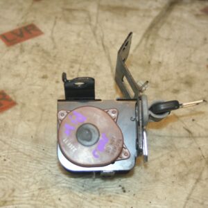 2009 KIA SORENTO. REAR CENTRE SEATBELT