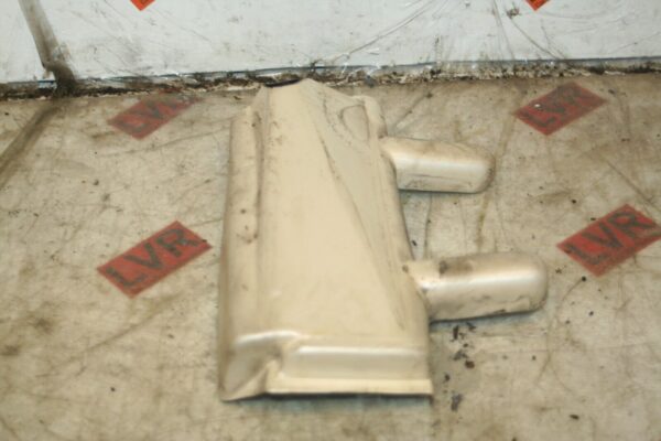 2009 KIA SORENTO. PLASTIC TRIM - Image 2