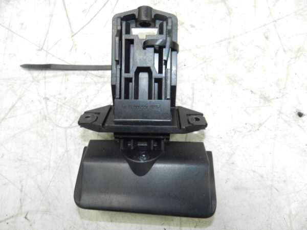 (131) 2002 MERCEDES BENZ E CLASS EST W210. HANDBRAKE HANDLE - Image 2