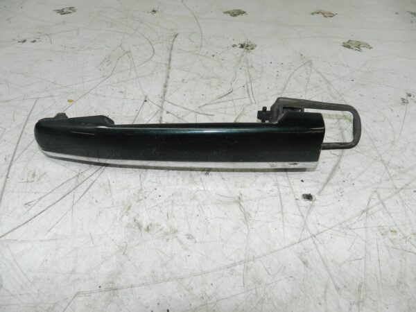 (131) 2002 MERCEDES BENZ E CLASS ESTATE W210. DRIVER SIDE REAR DOOR HANDLE GREEN - Image 2