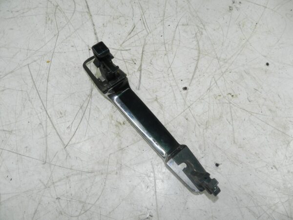(131) 2002 MERCEDES BENZ E CLASS ESTATE W210. DRIVER SIDE REAR DOOR HANDLE GREEN - Image 3