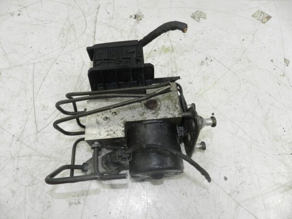 (131) 2002 MERCEDES BENZ E CLASS ESTATE W210. ABS PUMP MODULE - Image 2