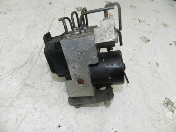 (131) 2002 MERCEDES BENZ E CLASS ESTATE W210. ABS PUMP MODULE - Image 4
