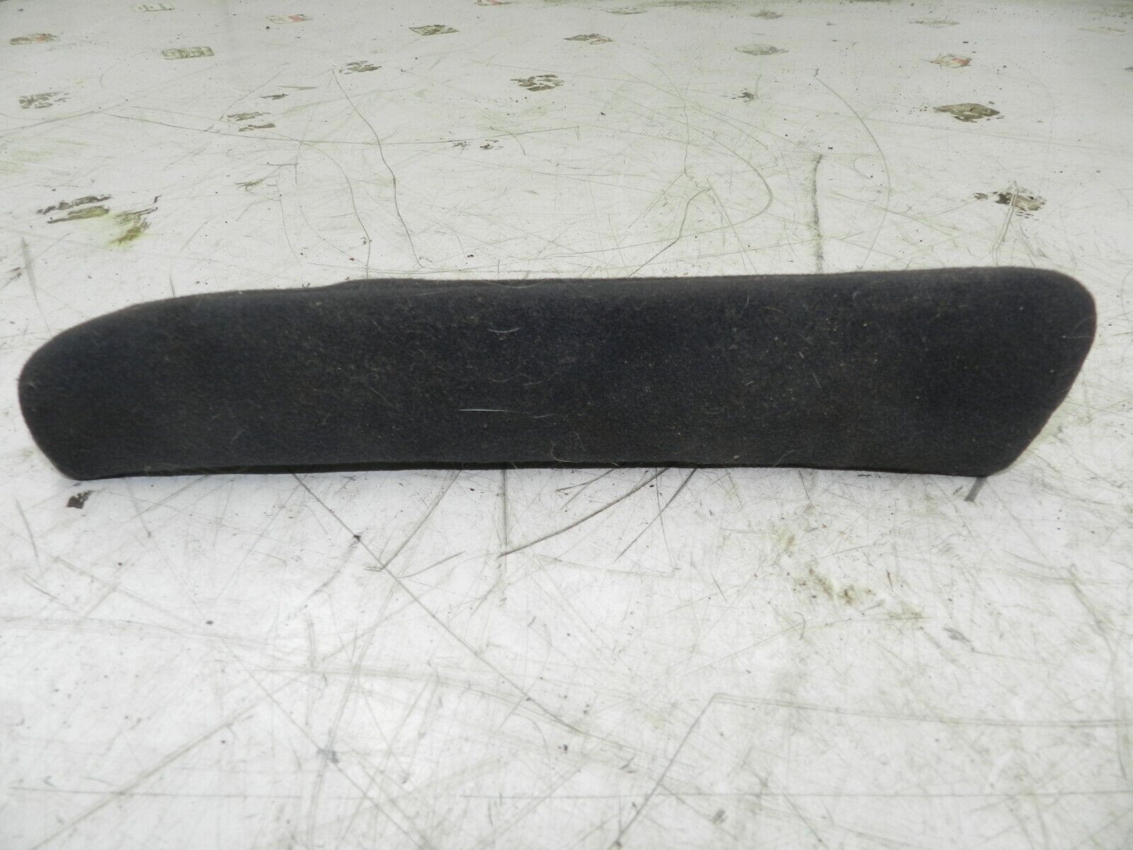(131) 2002 MERCEDES BENZ E CLASS ESTATE W210. SMALL FABRIC TRIM